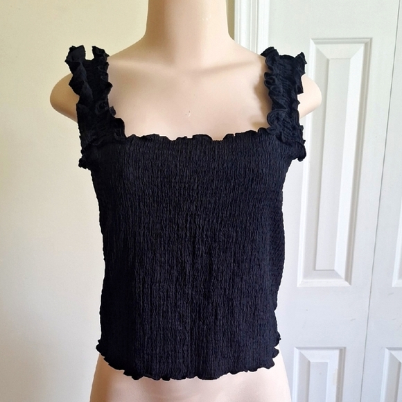 3/$20 Black Ruffled Women's Top Sz S/M - Picture 1 of 6
